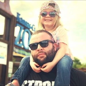 Meet your Posher, Casey